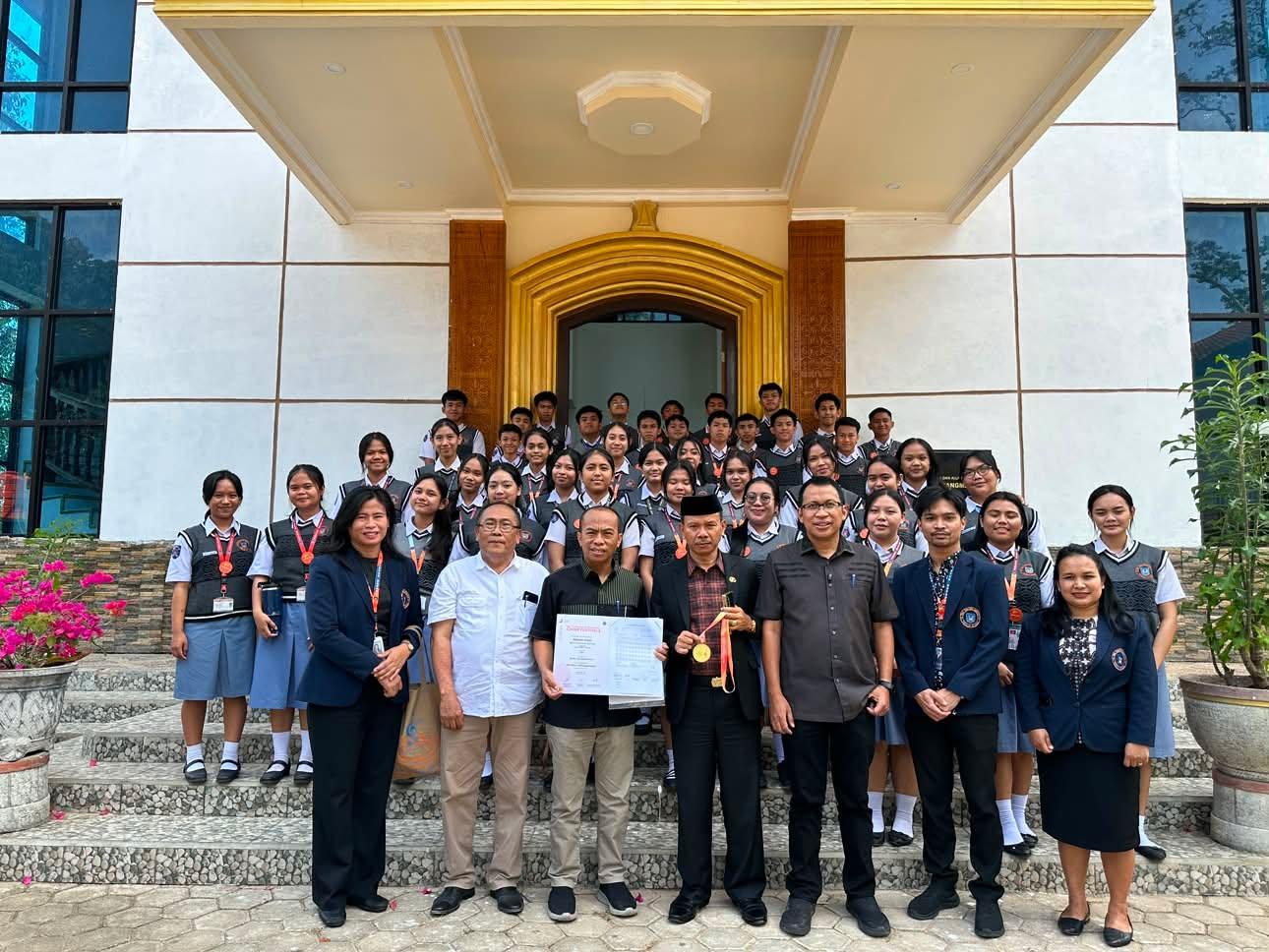 SMA Kristen Barana' Kembali Torehkan Prestasi, BPS Gereja Toraja Sampaikan Apresiasi